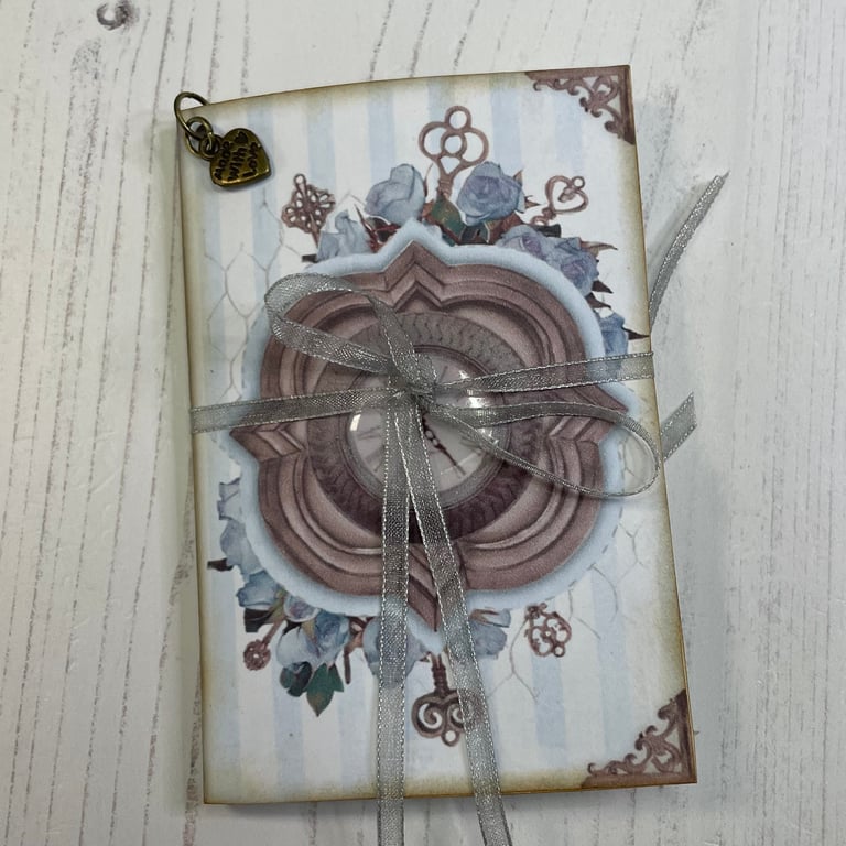 Folio - Shabby Blue Mini Folio by Carolee Crafts  PB9 - 0026