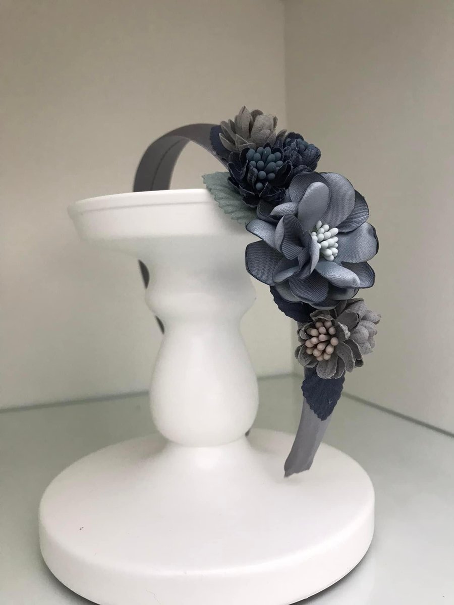 Headband with flowers