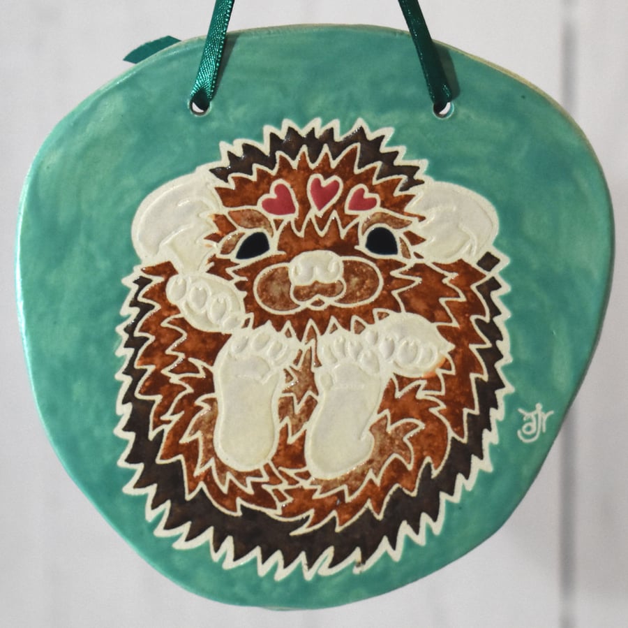 19-372 Ceramic plaque with hedgehog picture (Free UK postage)