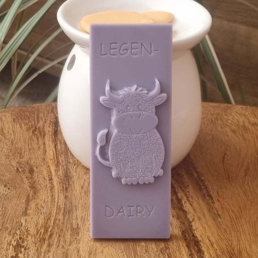 Soy Wax Melt Bar Legendairy Highland Cow Design Velvet Peony and Oud