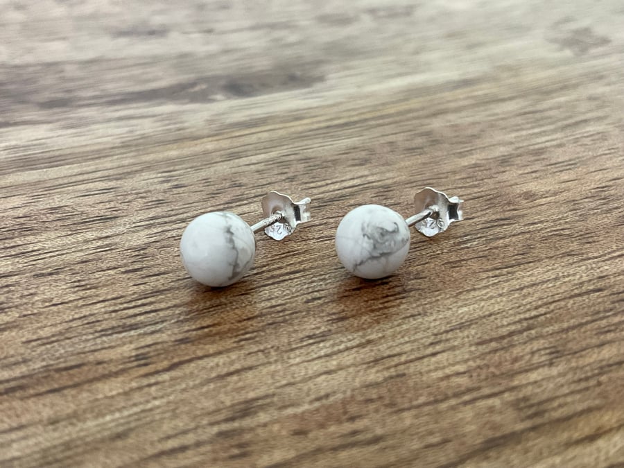 Howlite stud earrings discount