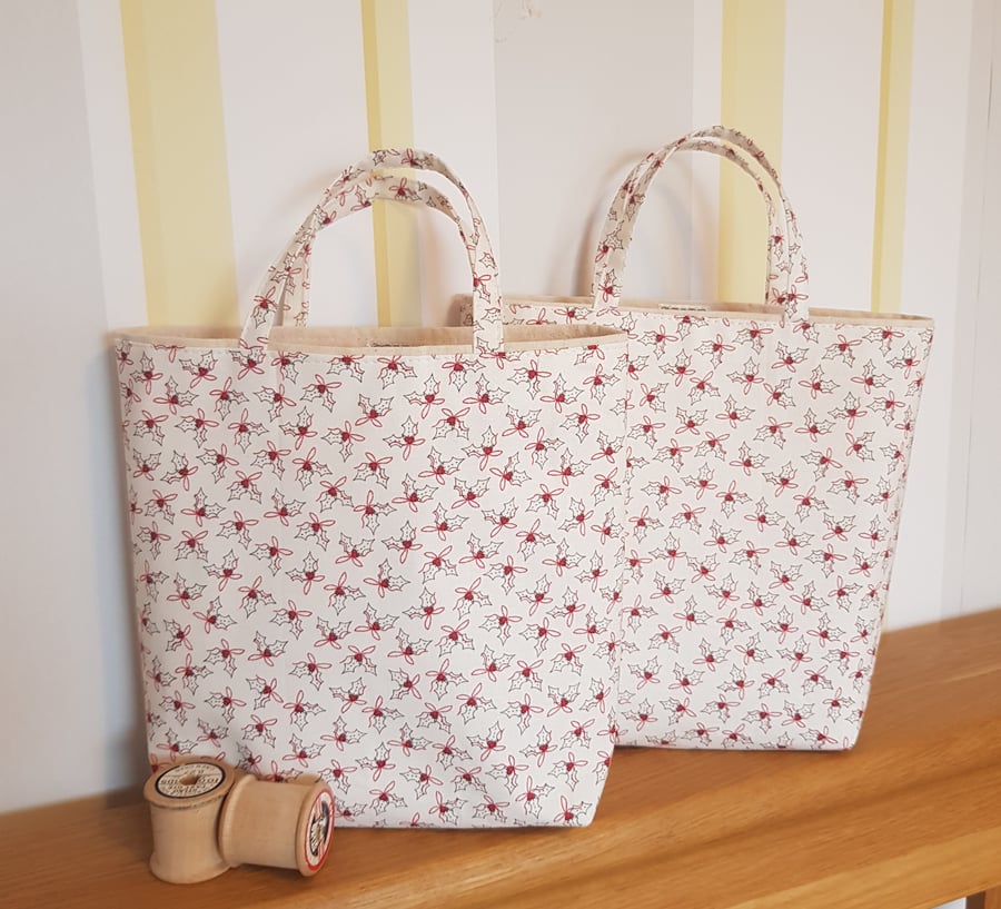 Fabric Christmas Gift bag: holly leaves on cream