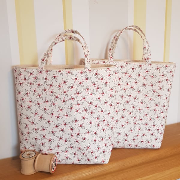 Fabric Christmas Gift bag: holly leaves on cream