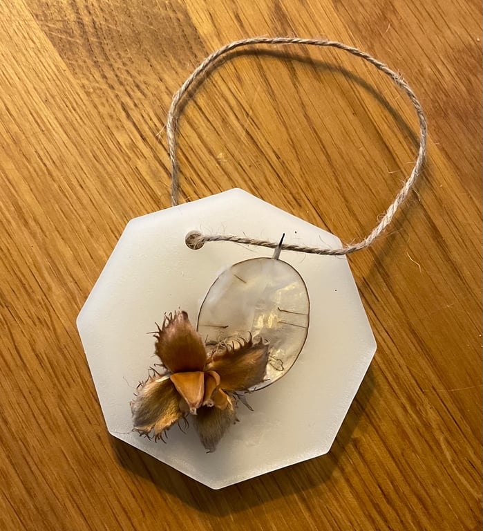 Beeswax Eucalyptus scented decoration - letterbox gift