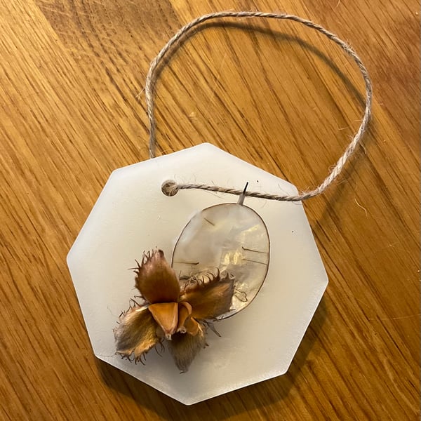 Beeswax Eucalyptus scented decoration - letterbox gift