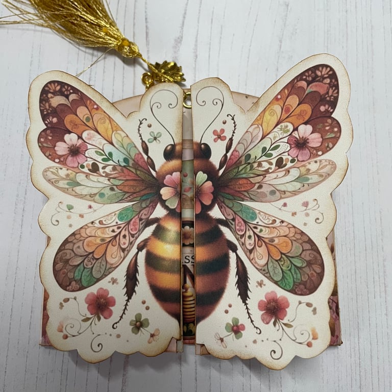 Folio - Honey Bee wings with tags and more by Carolee Crafts PB9 - 0014