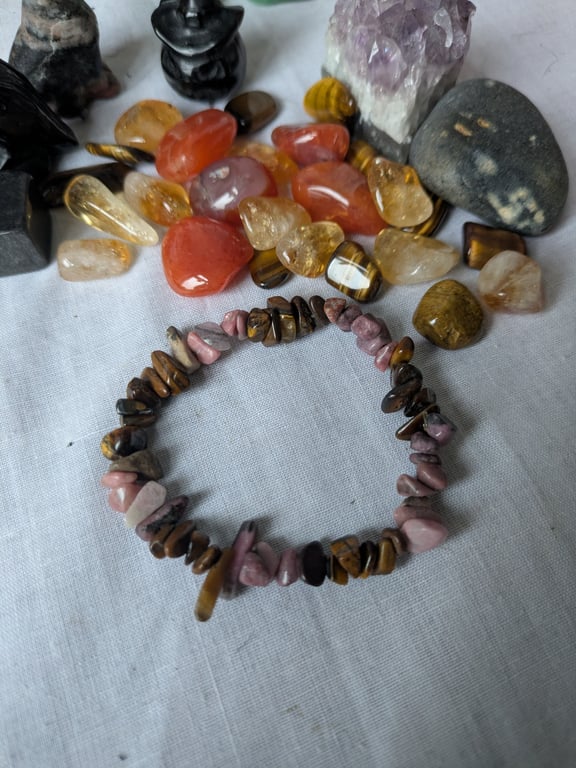 Manifesting bracelet with rhodonite and tiger eye