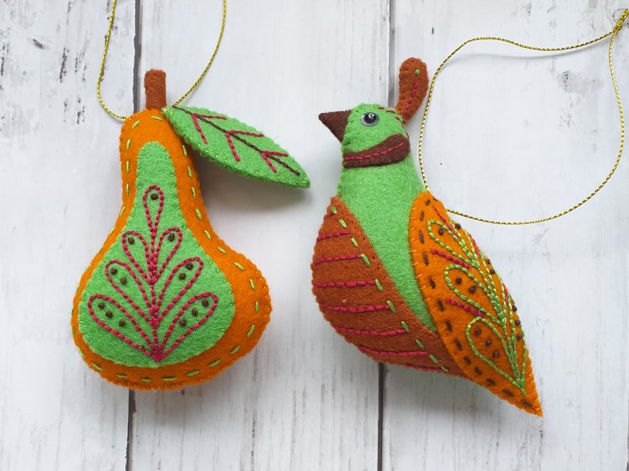  mmmcrafts twelve days of Christmas  Partridge and Pear Ornament
