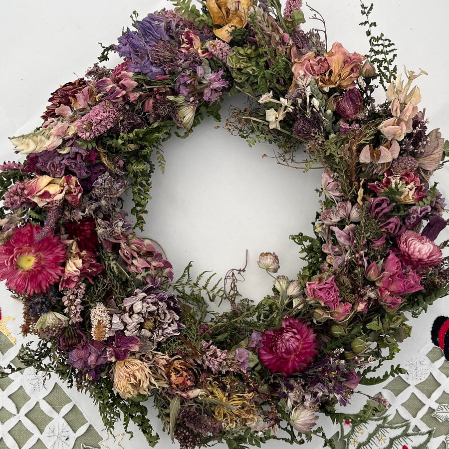 Dried Flower Wreath. 28cm Diameter. Handmade. 