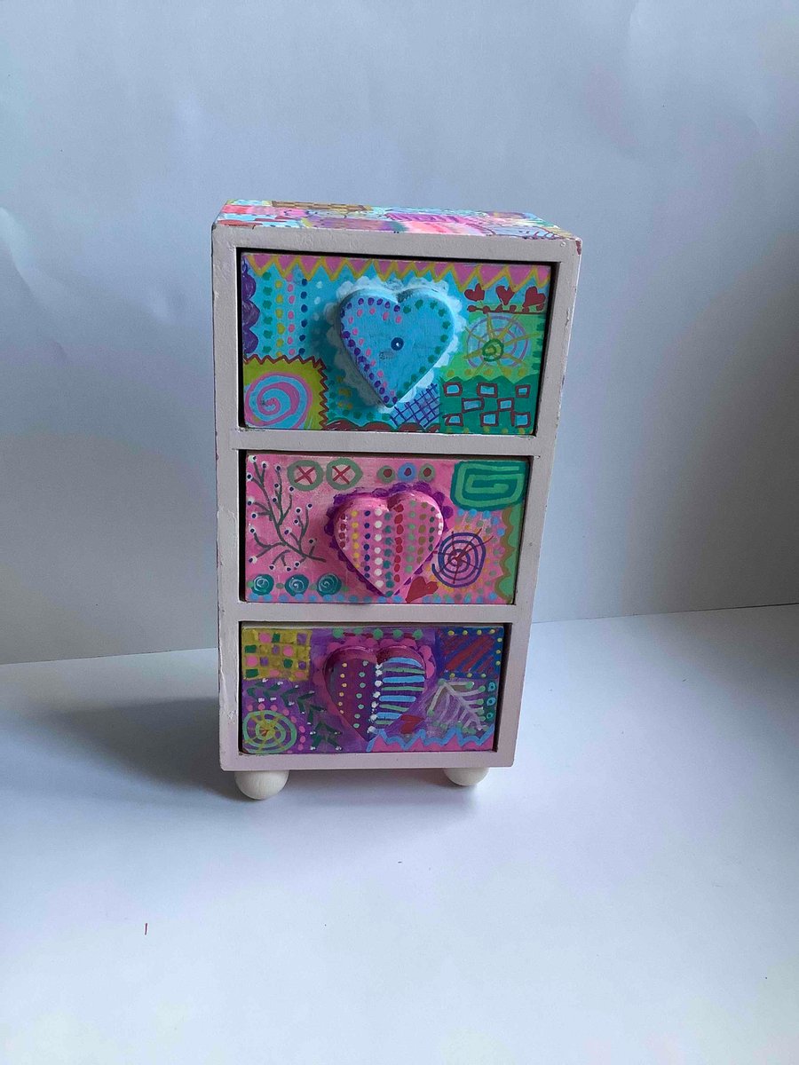 Cute wooden drawer set