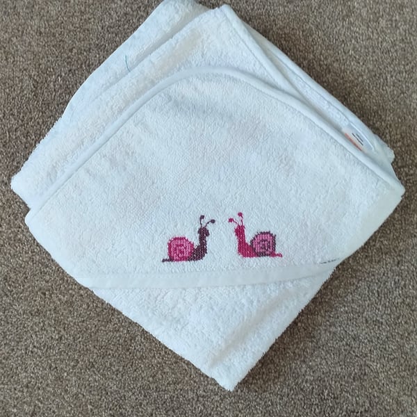 Snail hooded towel
