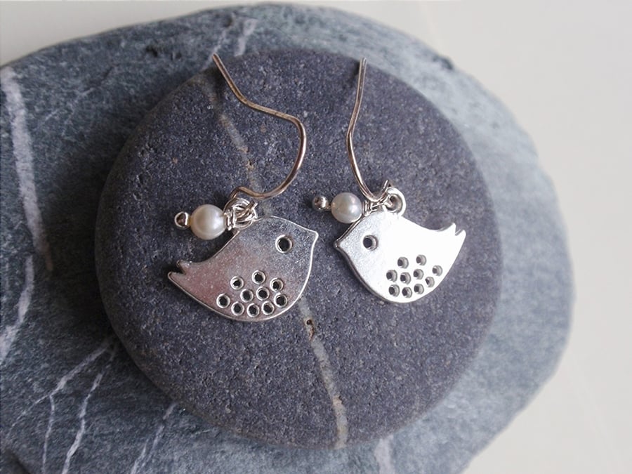 Bird earrings with freshwater pearls, silver plated, silver bird earrings