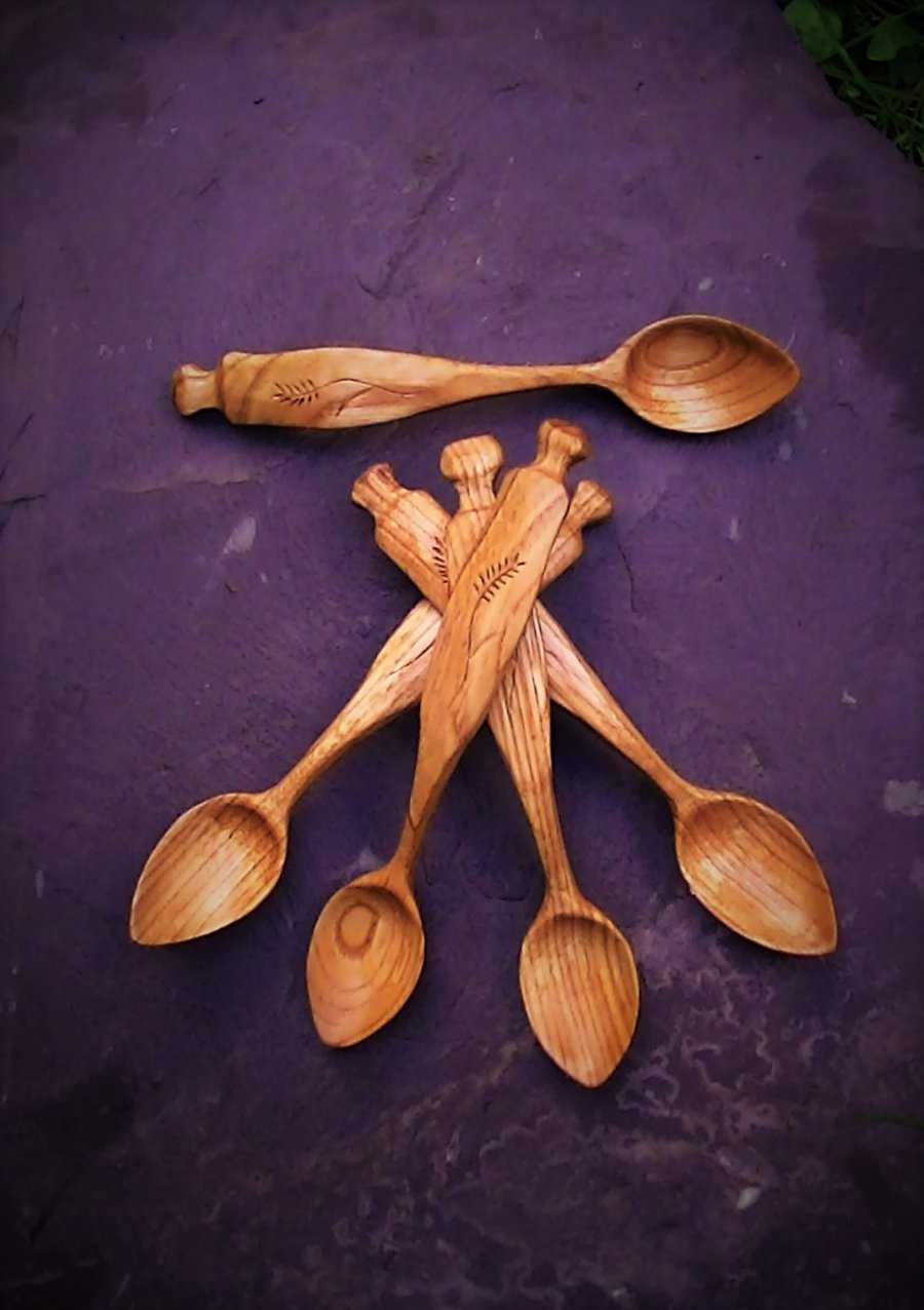 Poplar wooden hand carved eating spoons