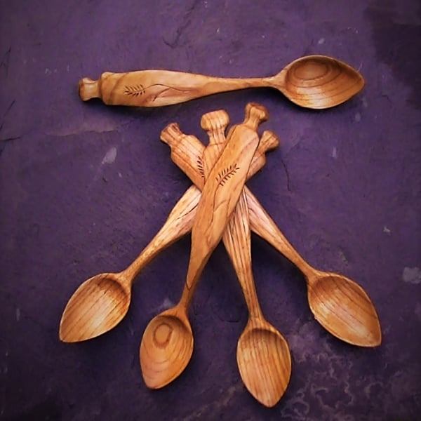 Poplar wooden hand carved eating spoons
