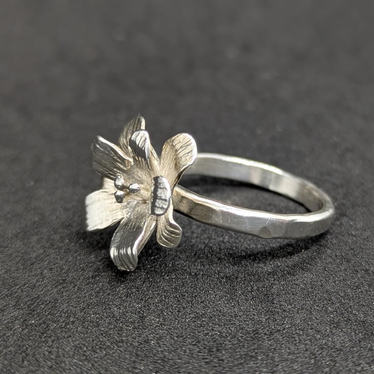 Sterling silver flower ring