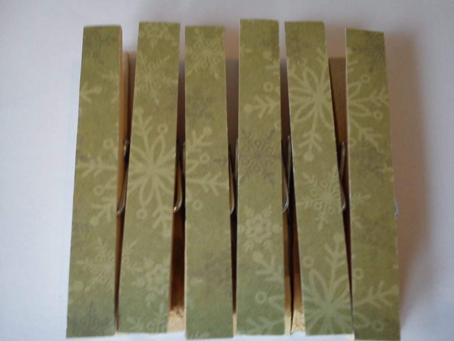 Christmas Green Snowflakes decoupaged card pegs fridge magnets