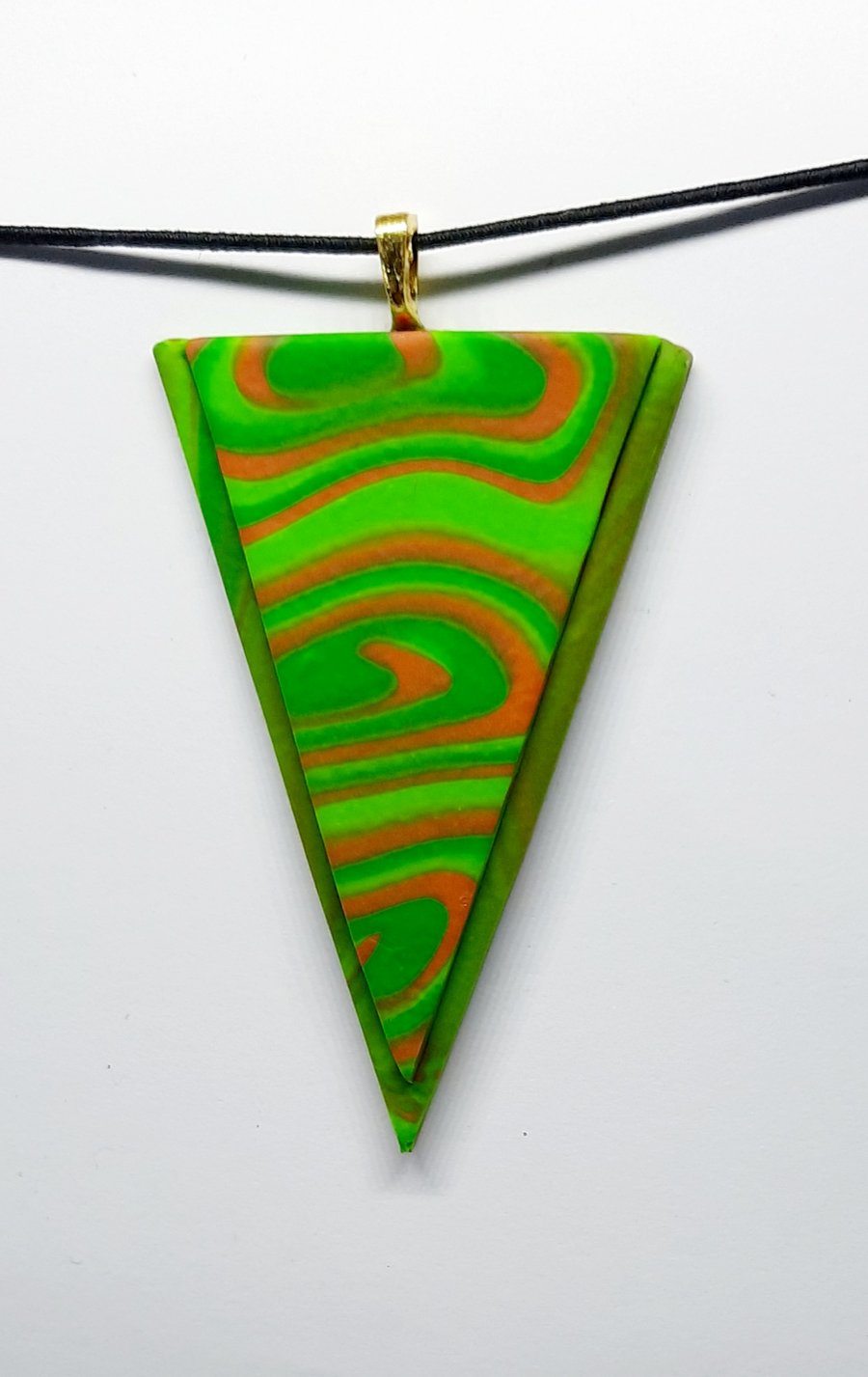 Geometric style pendant 