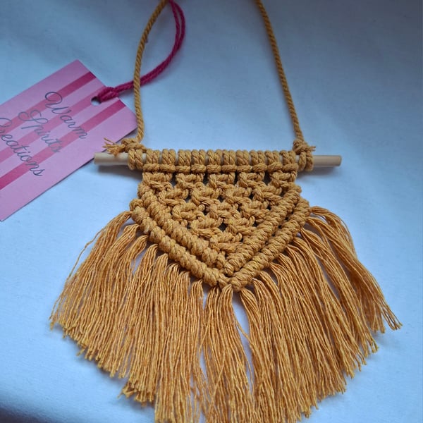 Macrame mini wall hanging