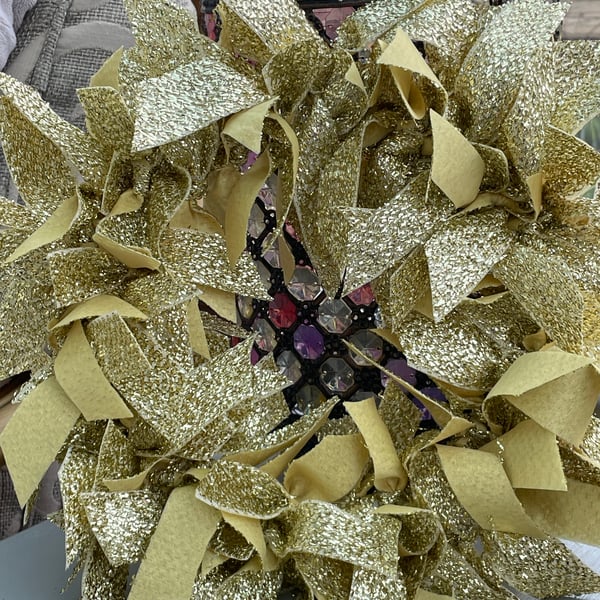 Sparkling gold ribbon wreath