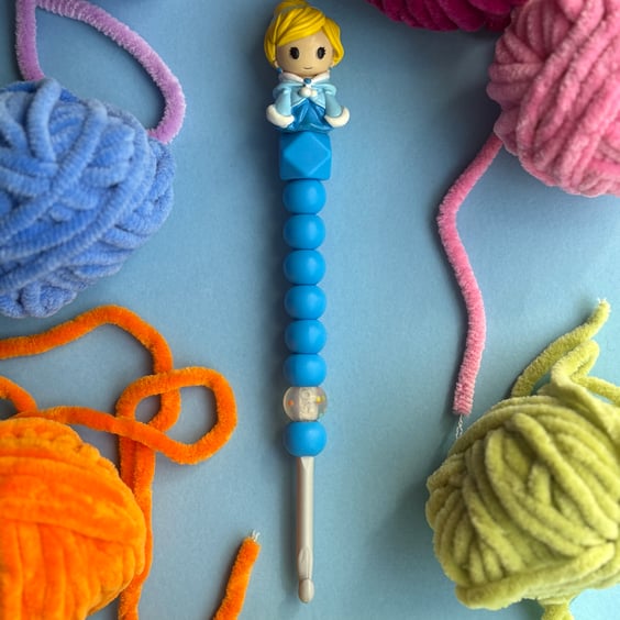 Beaded Blue Princess Crochet Hook - 5mm