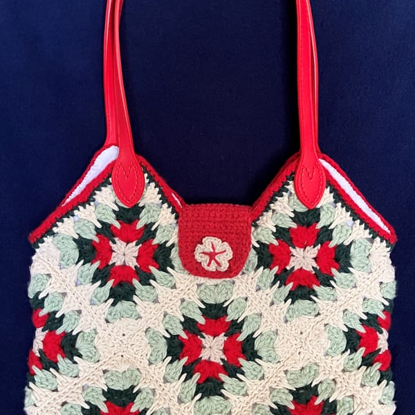 Granny square tote bag red handle – magnetic tab top closing 