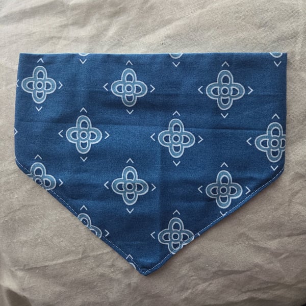 Elasticated slip-on Dog Bandana - Size L