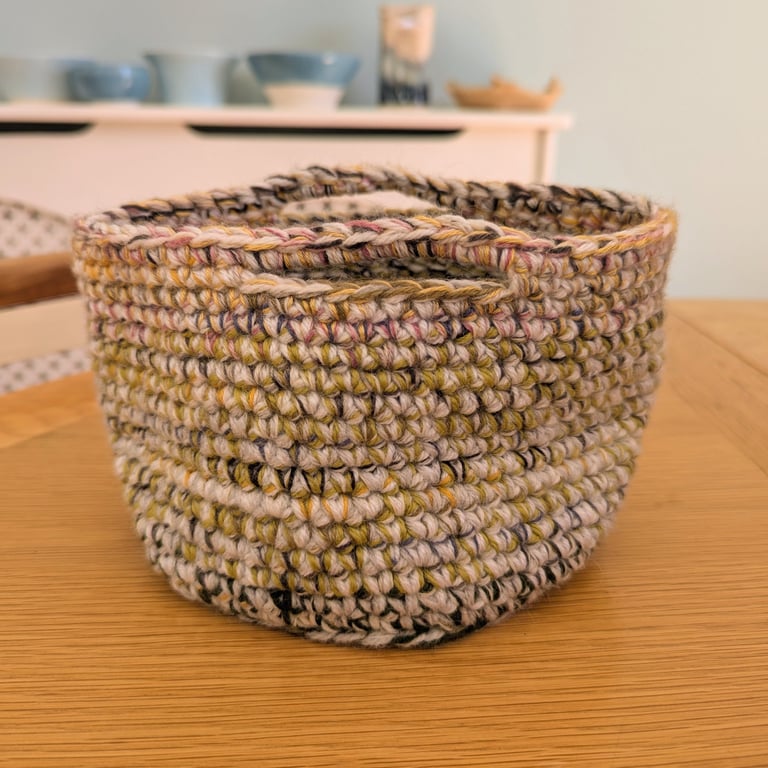 Summer seconds - Crochet project bag in greens and yellows yarns