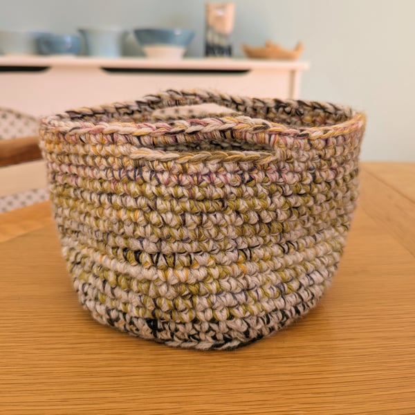 Summer seconds - Crochet project bag in greens and yellows yarns