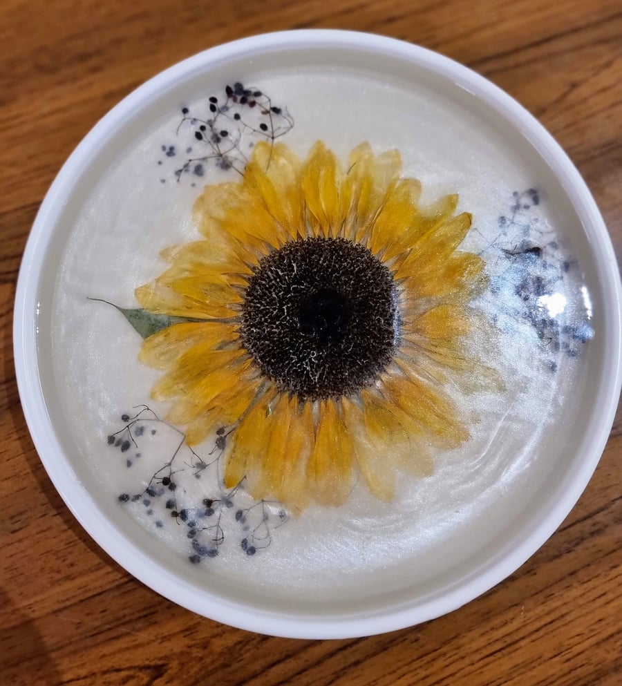 Turnaround Rotary Tray Lazy Susan made of Preserved Sunflower & Epoxy Resin