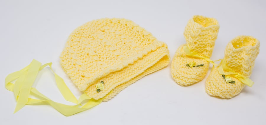Lemon Baby Bonnet & Bootees
