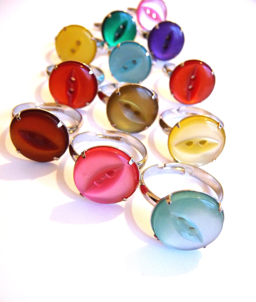 Party Bag - Shiny Vintage Button Rings - 12 pcs - Folksy