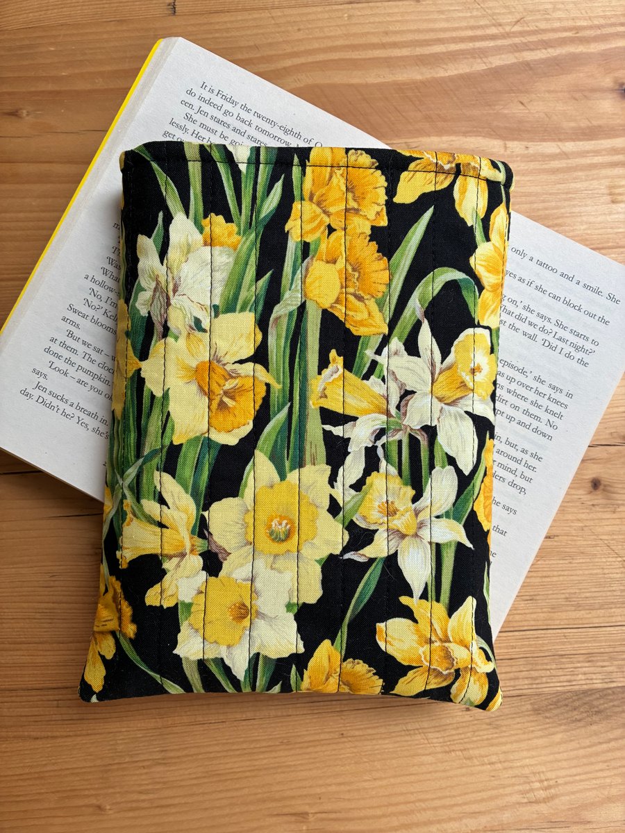 Daffodil Print Quilted Fabric Book Sleeve - Paperback Size 