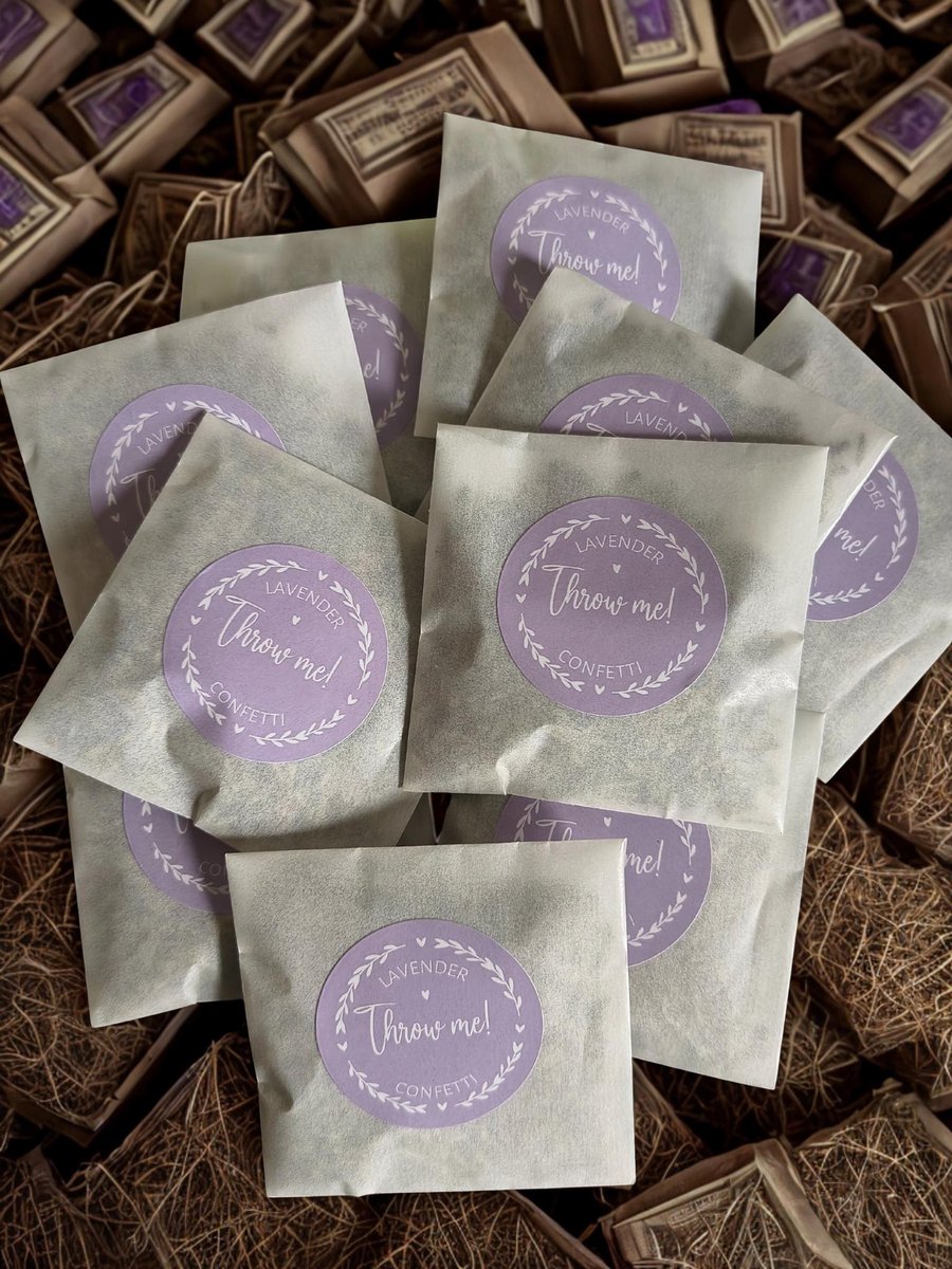 Natural Lavender Wedding Confetti: Eco-Friendly Glassine Bags