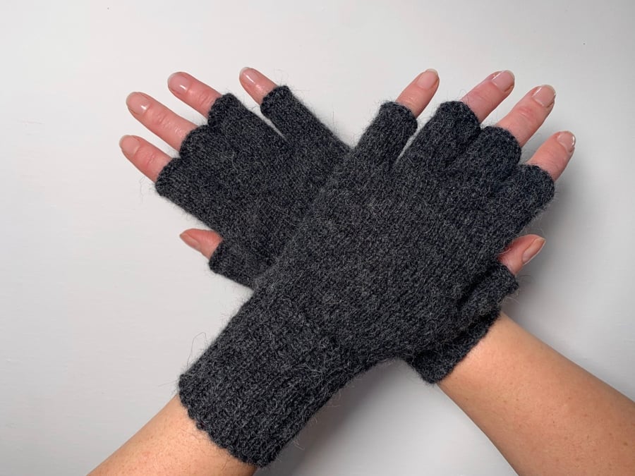 Fingerless gloves alpaca grey