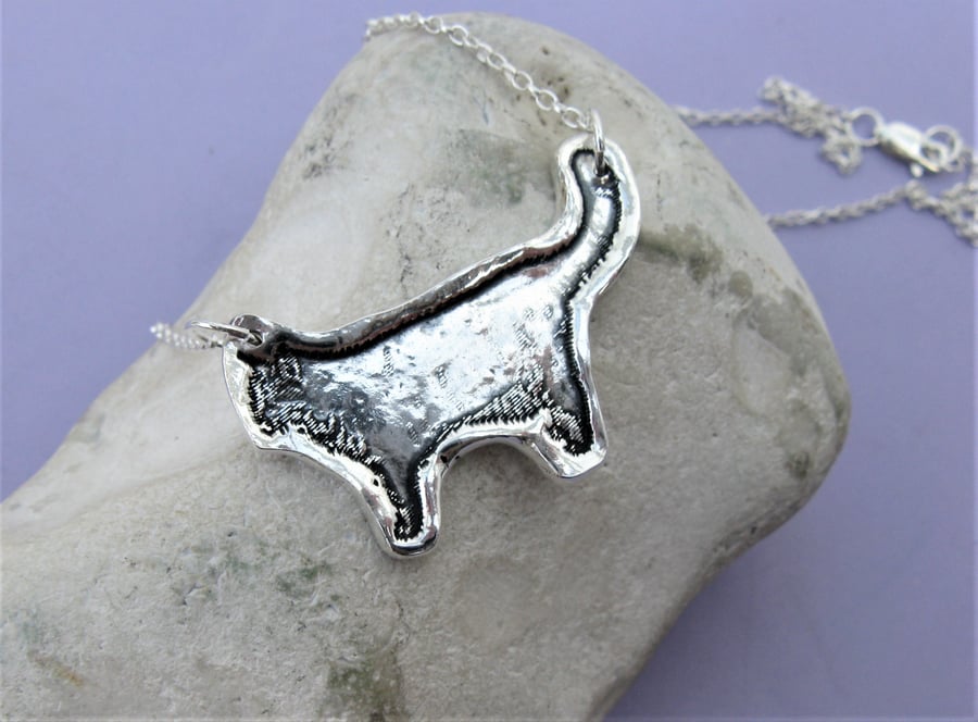 Hallmarked cat silhouette necklace