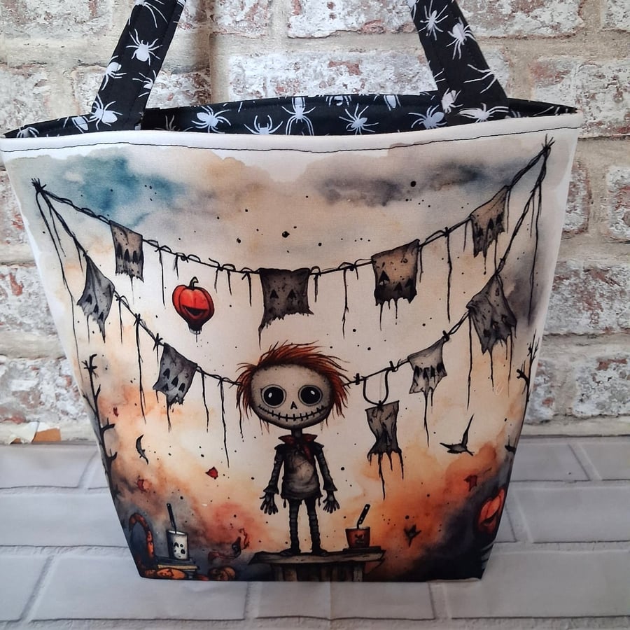 SPOOKY HANDMADE HALLOWEEN TRICK OR TREAT BAG