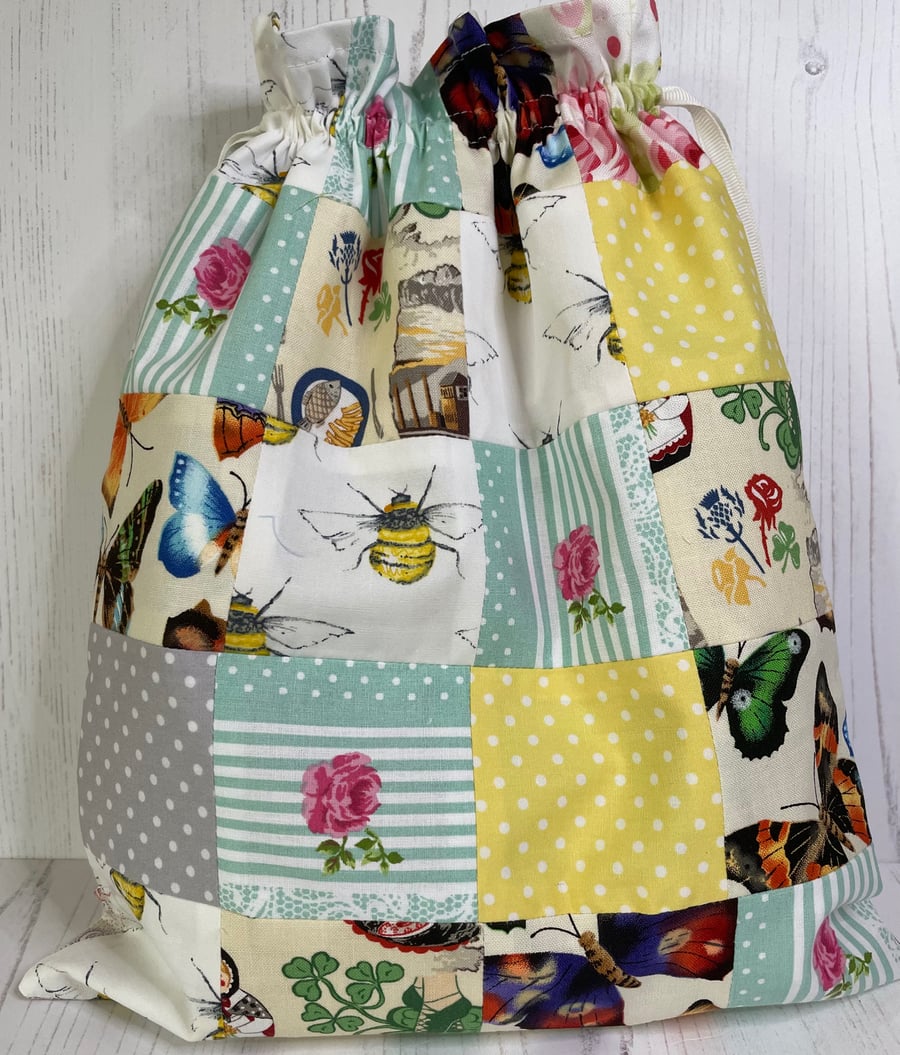 Bees, Flowers and UK Drawstring Tidy Bag