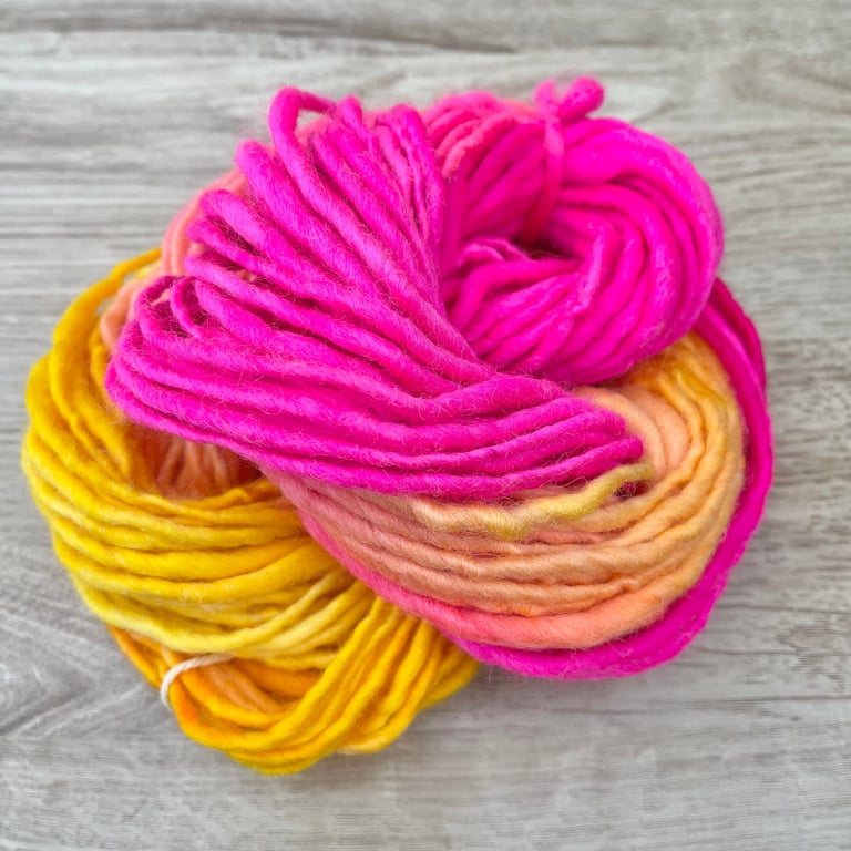 Handspun Corriedale Yarn Single Ply Thick and Thin Bulky Yarn Hand Dyed