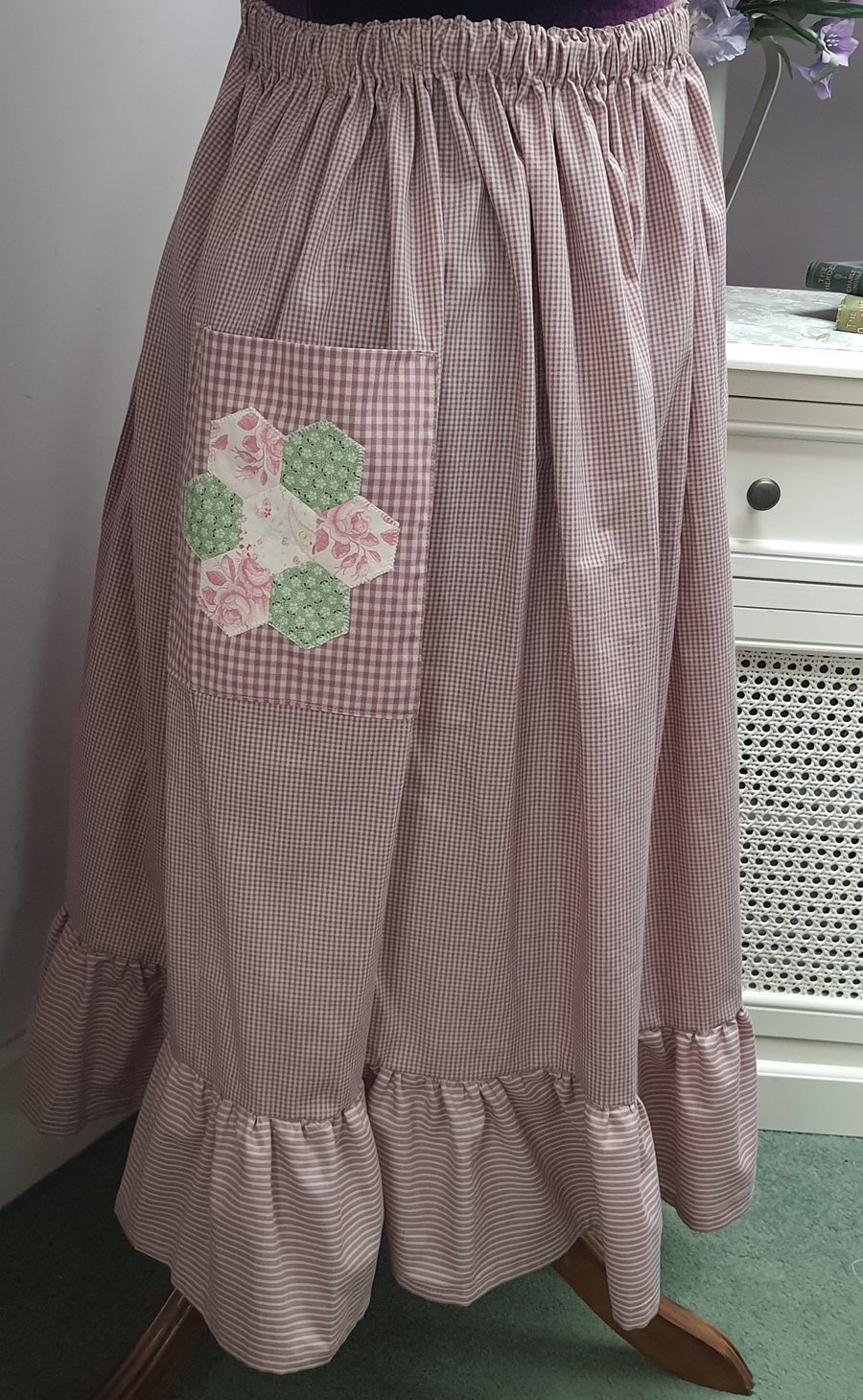 Pretty Gingham skirt with appliquéd pockets