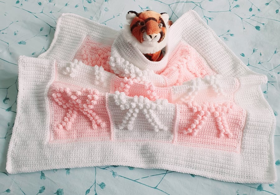 Bow baby girl crochet blanket