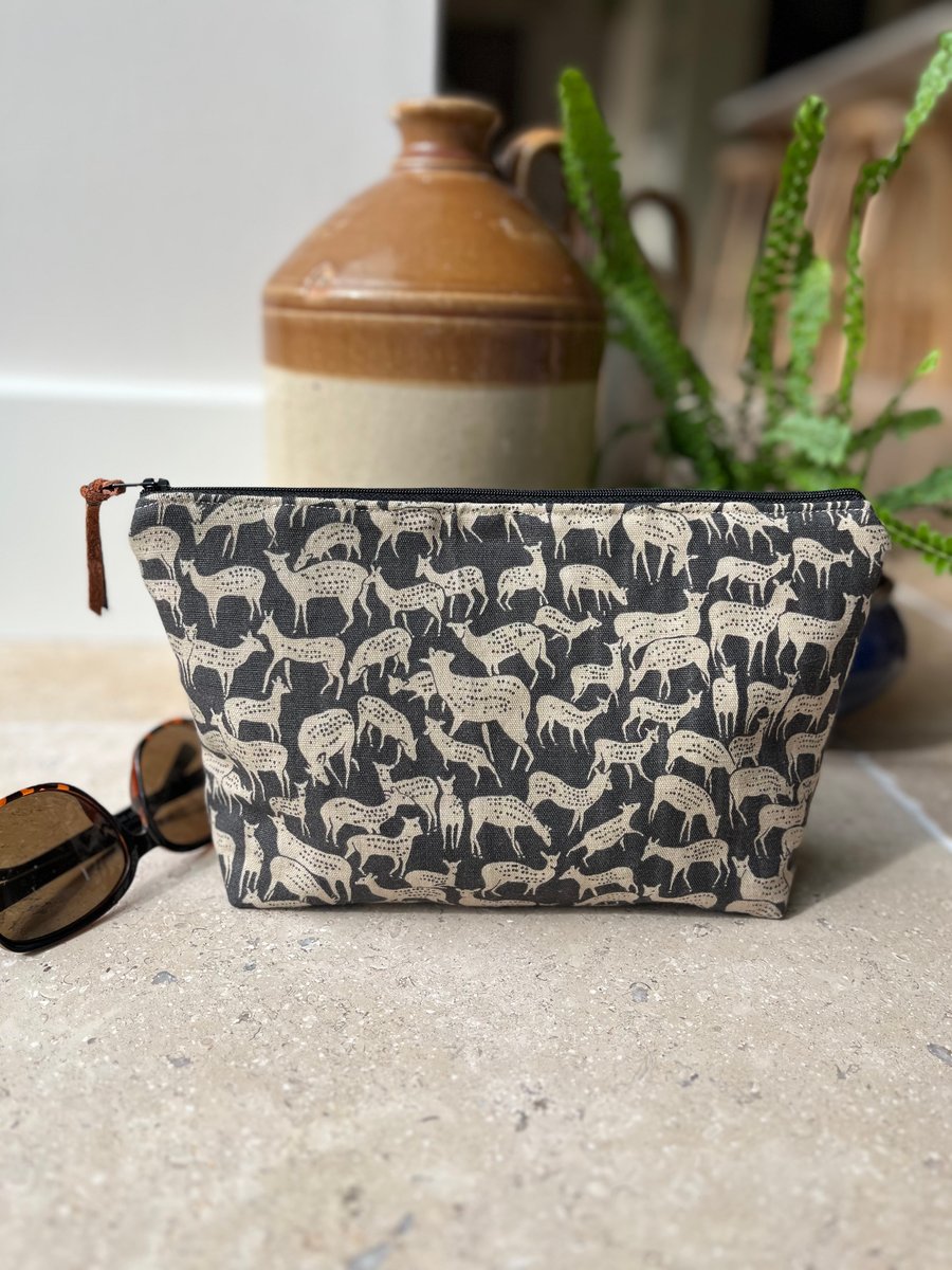 Deer - large zip pouch with beige gingham cotton lining