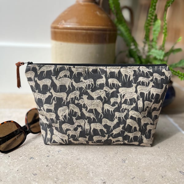 Deer - large zip pouch with beige gingham cotton lining
