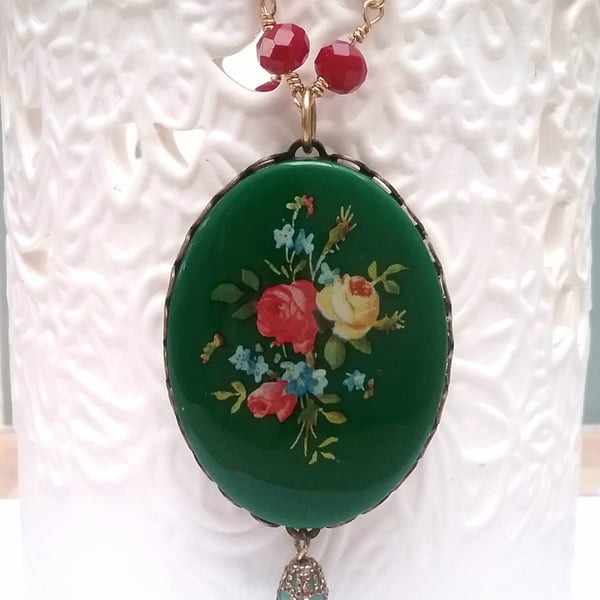 Floral Cameo Necklace.........