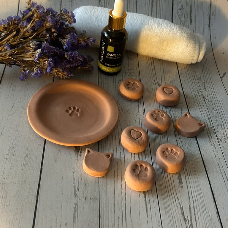 Terracotta Clay Oil Diffuser Pebbles with Dish Aroma Stones: Echoes of Essence
