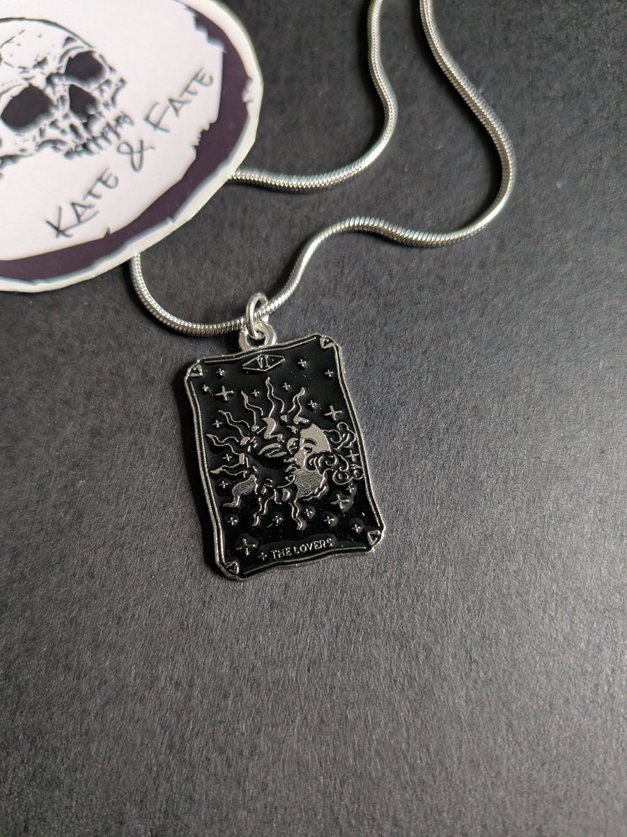 Image of Pendant with czaintarot 