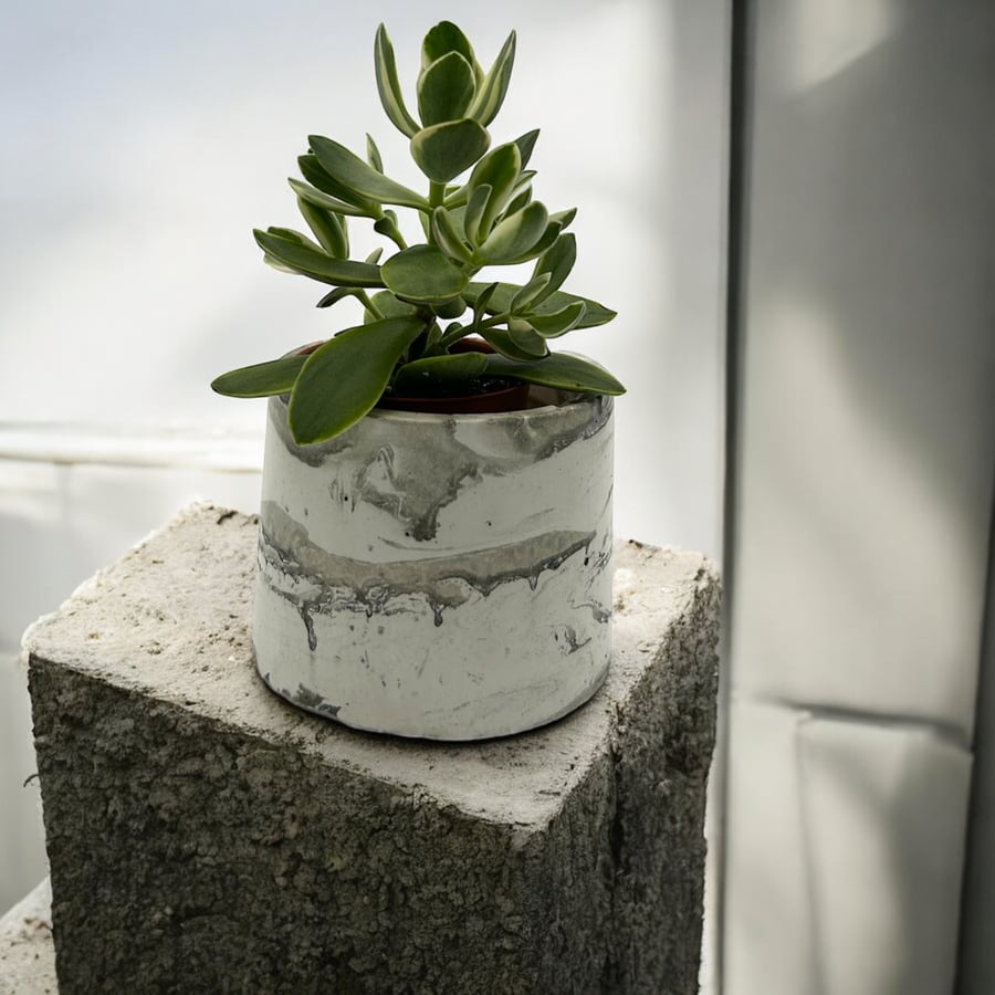 Small Silver and White Plant Pot - Stonecast Silver Waves Planter (spp1)