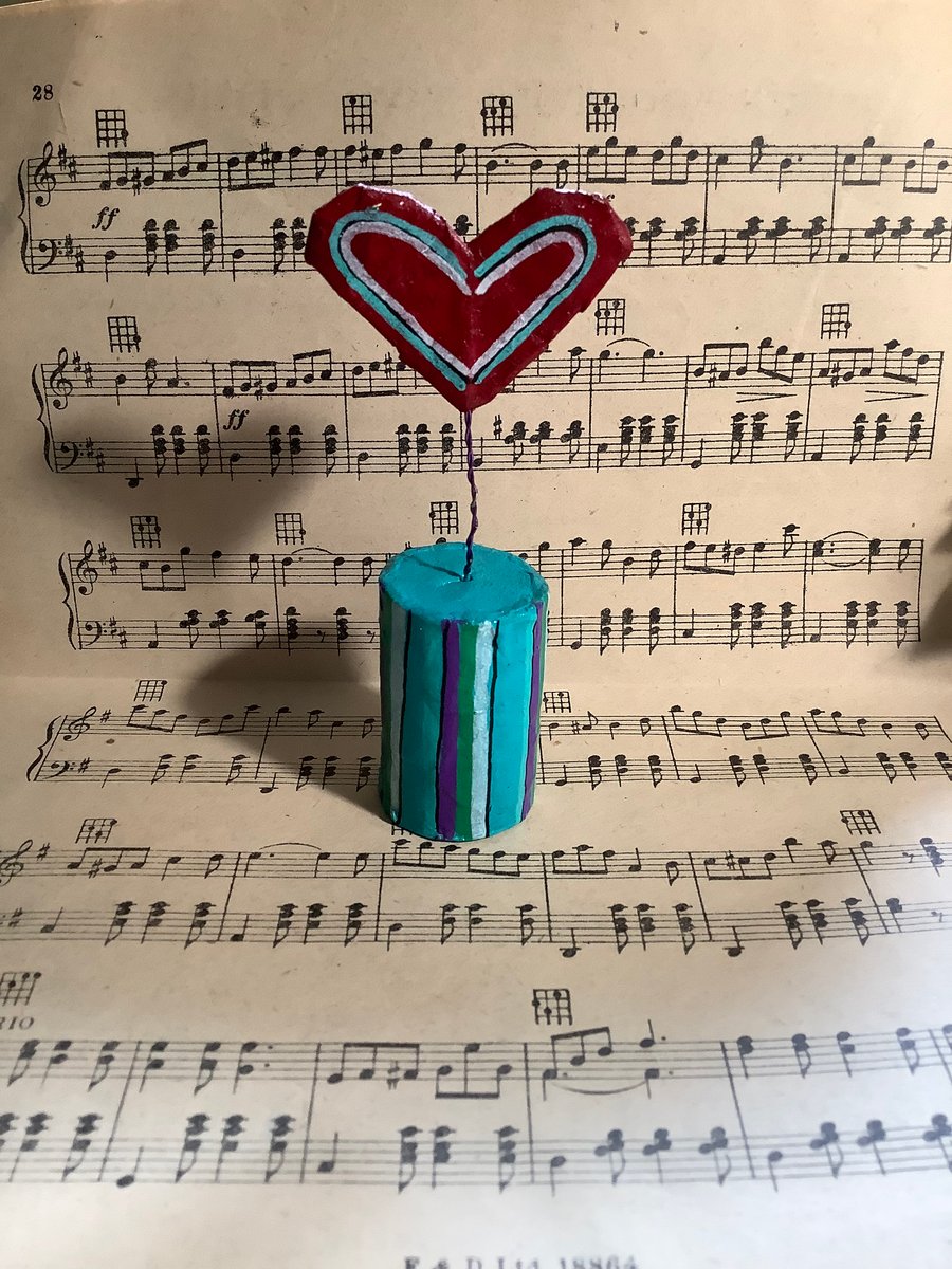 Heart sculpture. Papier-mâché. Unique gift. Love. Wedding. Anniversary. 