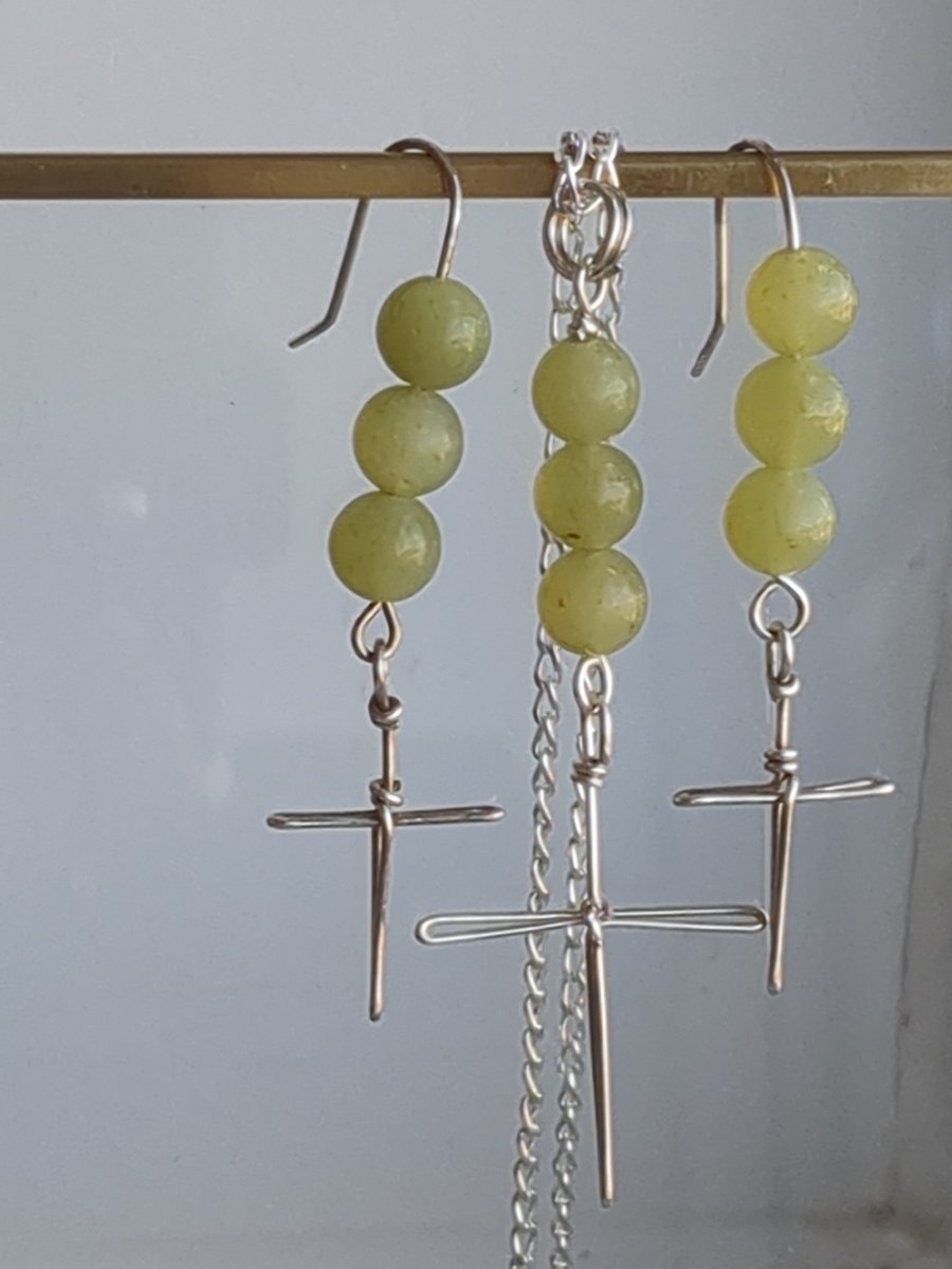 Jade bead sterling silver cross set earrings and pendant 