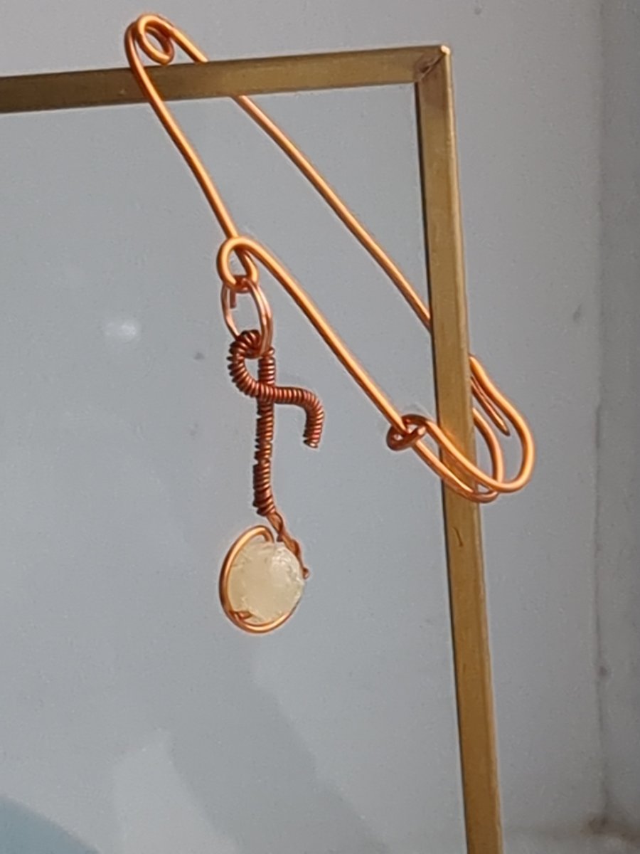 Yellow honey Jade musical note copper pin