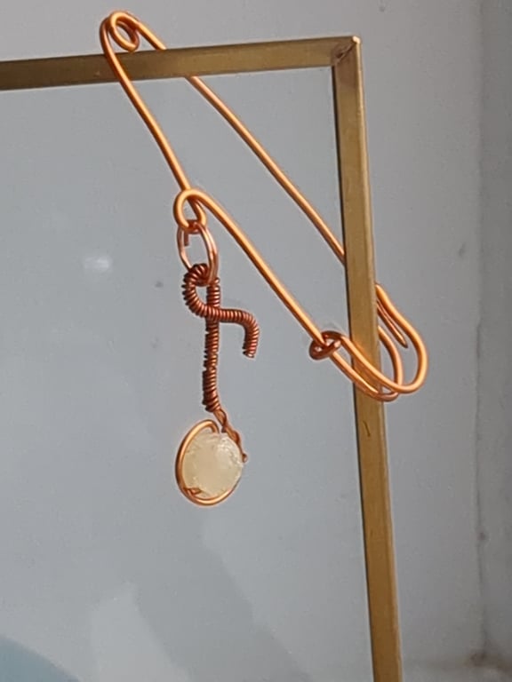 Yellow honey Jade musical note copper pin